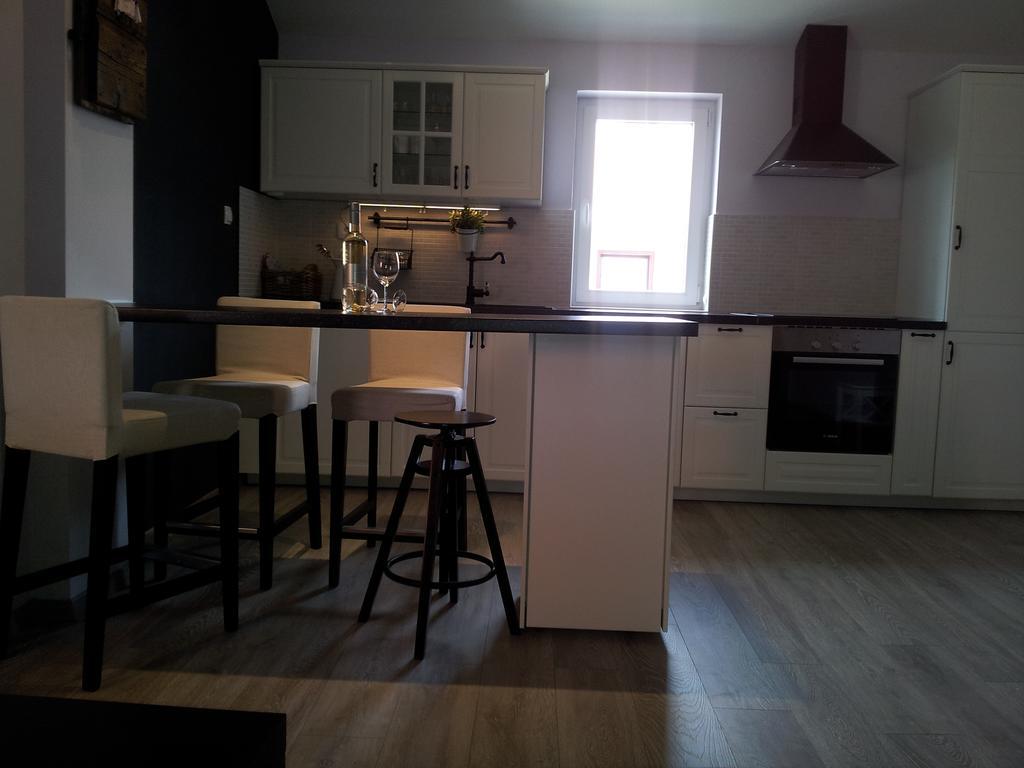 Apartment Diminic Melin Cres Bagian luar foto