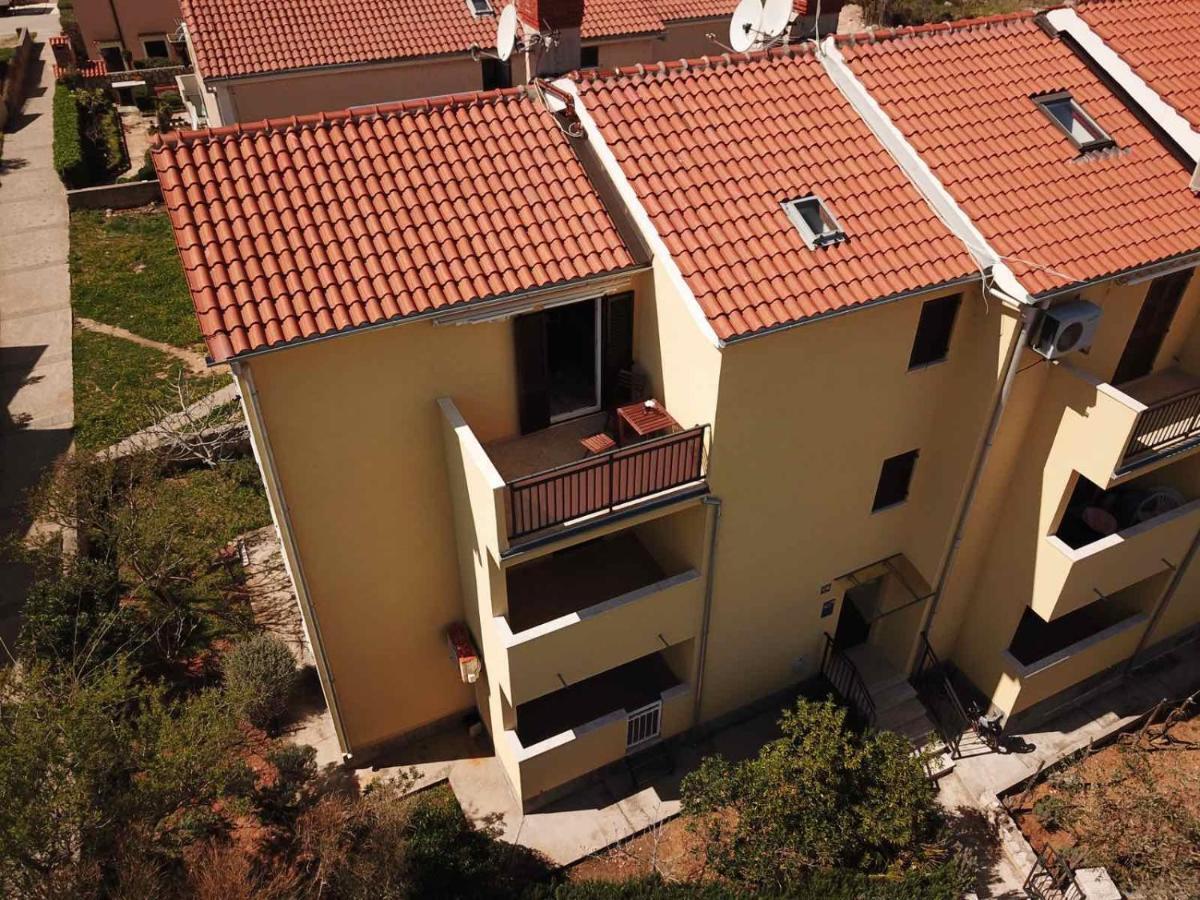 Apartment Diminic Melin Cres Bagian luar foto